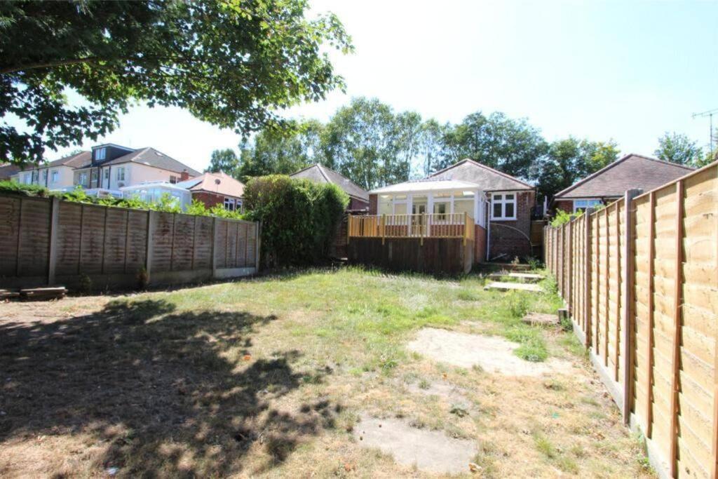 Accessible 3-Bedroom Bungalow With Patio +Driveway Southampton Buitenkant foto