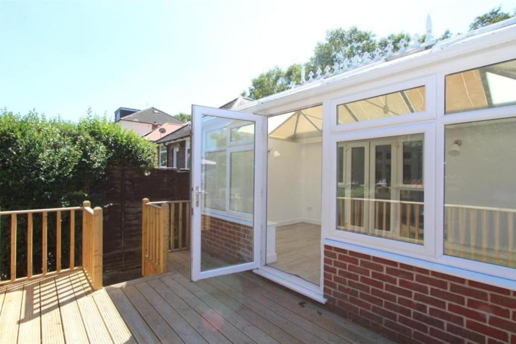 Accessible 3-Bedroom Bungalow With Patio +Driveway Southampton Buitenkant foto