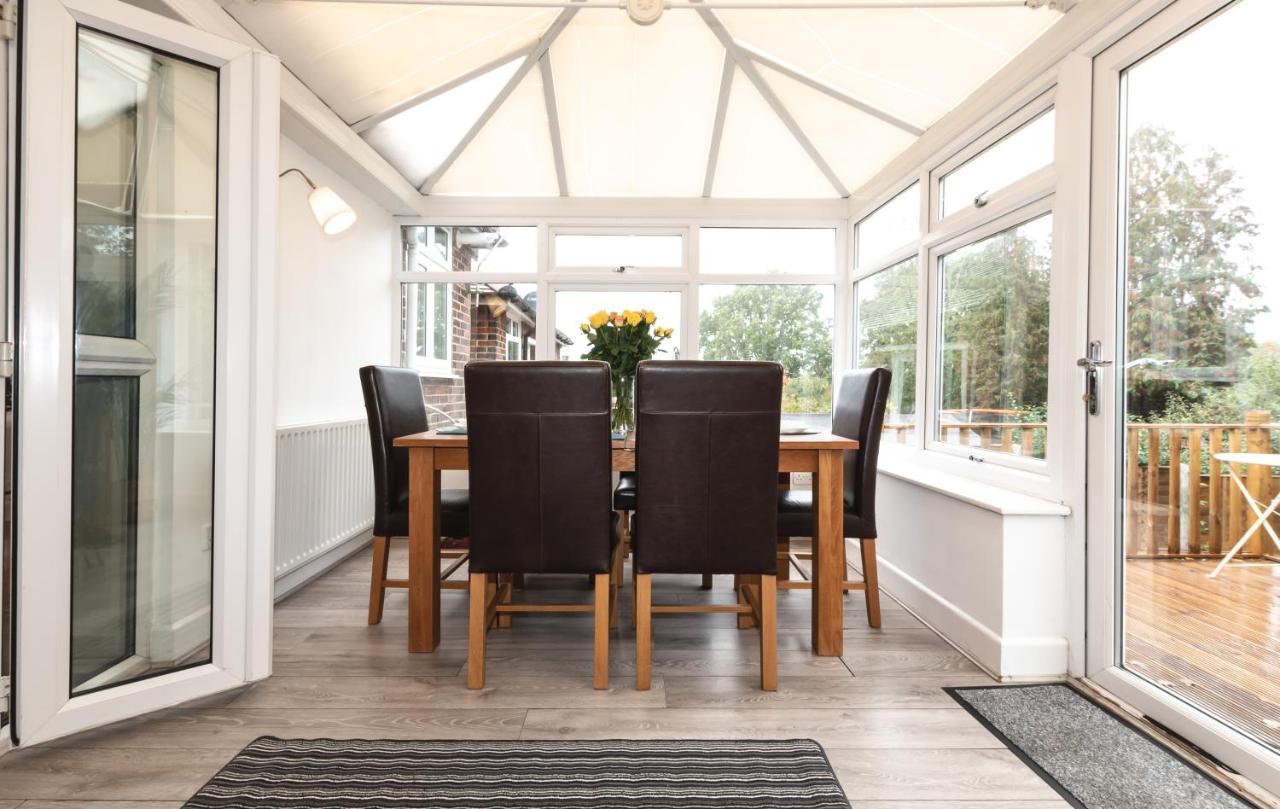 Accessible 3-Bedroom Bungalow With Patio +Driveway Southampton Buitenkant foto