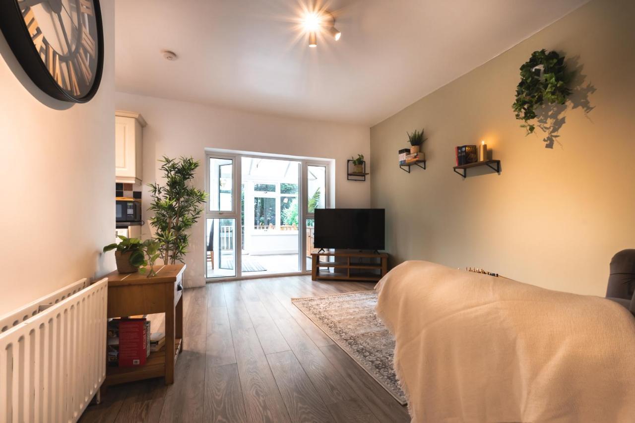 Accessible 3-Bedroom Bungalow With Patio +Driveway Southampton Buitenkant foto