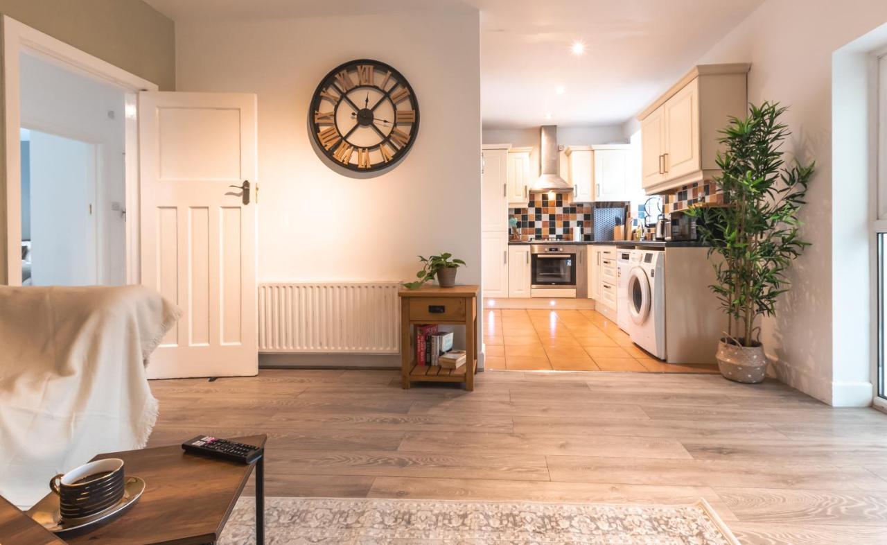 Accessible 3-Bedroom Bungalow With Patio +Driveway Southampton Buitenkant foto